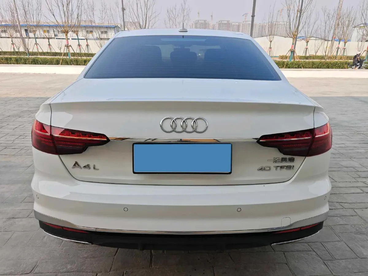 2022 Audi A4L 2.0T 190HP L4 7DCT,autocango,china used car exporter,china ev exporter,chinese used car exporter,chinese used ev exporter