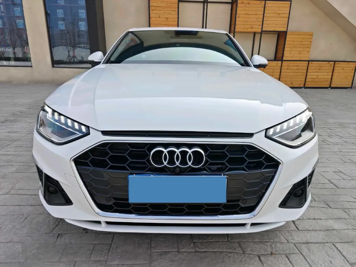 2022 Audi A4L 2.0T 190HP L4 7DCT,autocango,china used car exporter,china ev exporter,chinese used car exporter,chinese used ev exporter