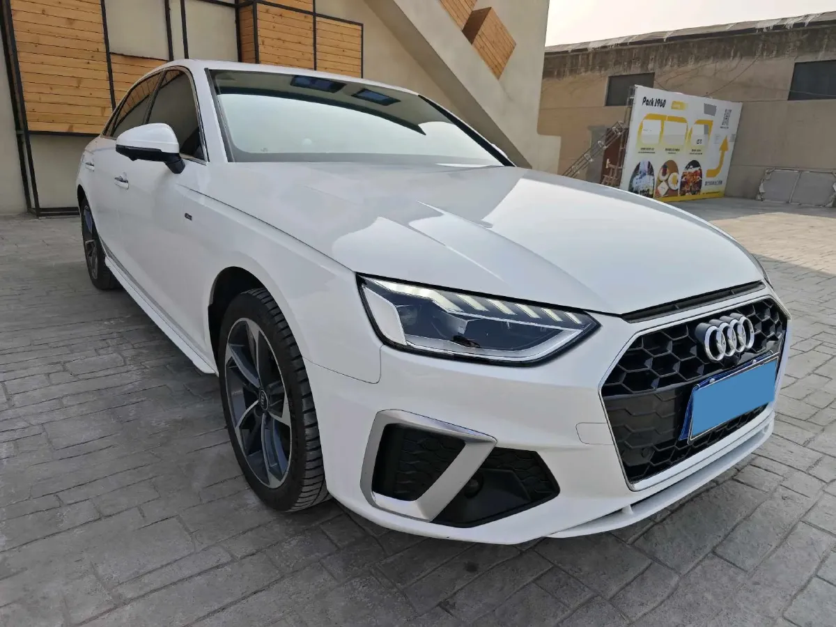 2022 Audi A4L 2.0T 190HP L4 7DCT,autocango,china used car exporter,china ev exporter,chinese used car exporter,chinese used ev exporter