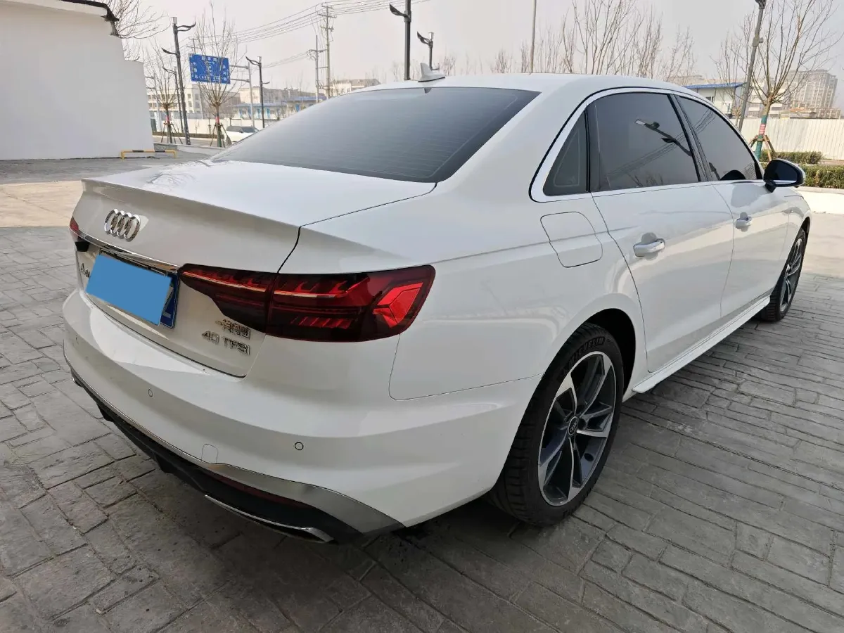 2022 Audi A4L 2.0T 190HP L4 7DCT,autocango,china used car exporter,china ev exporter,chinese used car exporter,chinese used ev exporter
