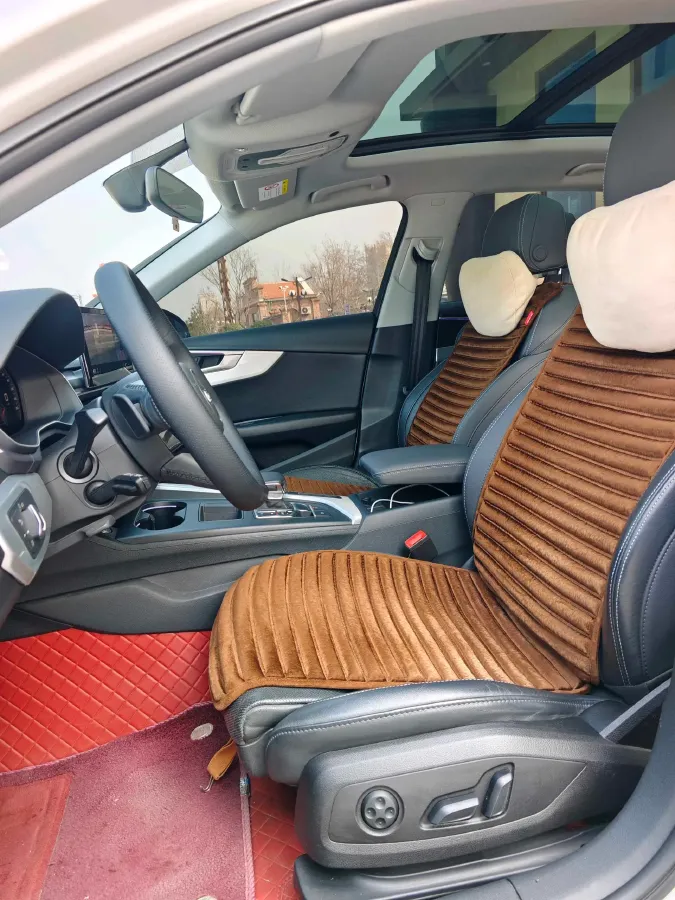 2022 Audi A4L 2.0T 190HP L4 7DCT,autocango,china used car exporter,china ev exporter,chinese used car exporter,chinese used ev exporter