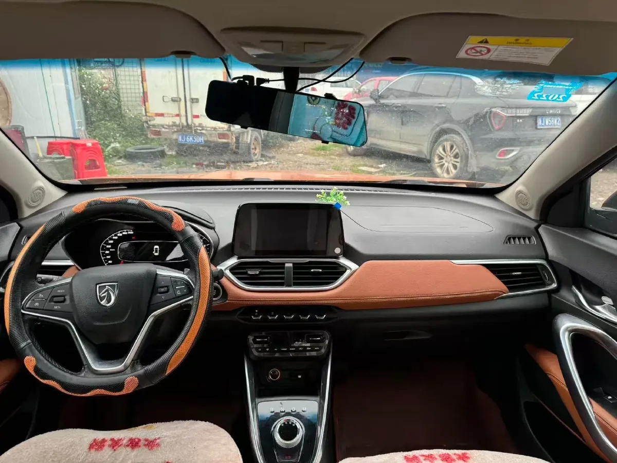 2017 HaiMa S5 Young Edition 1.6L 122HP L4 5MT,autocango,china used car exporter,china ev exporter,chinese used car exporter,chinese used ev exporter