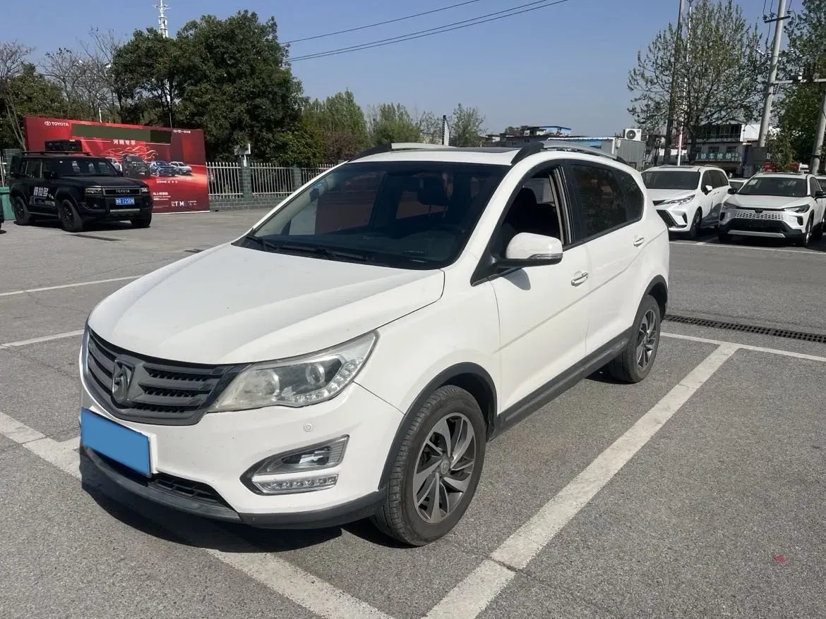 2016 BaoJun 560 1.5T 150HP L4 6MT,autocango,china used car exporter,china ev exporter,chinese used car exporter,chinese used ev exporter