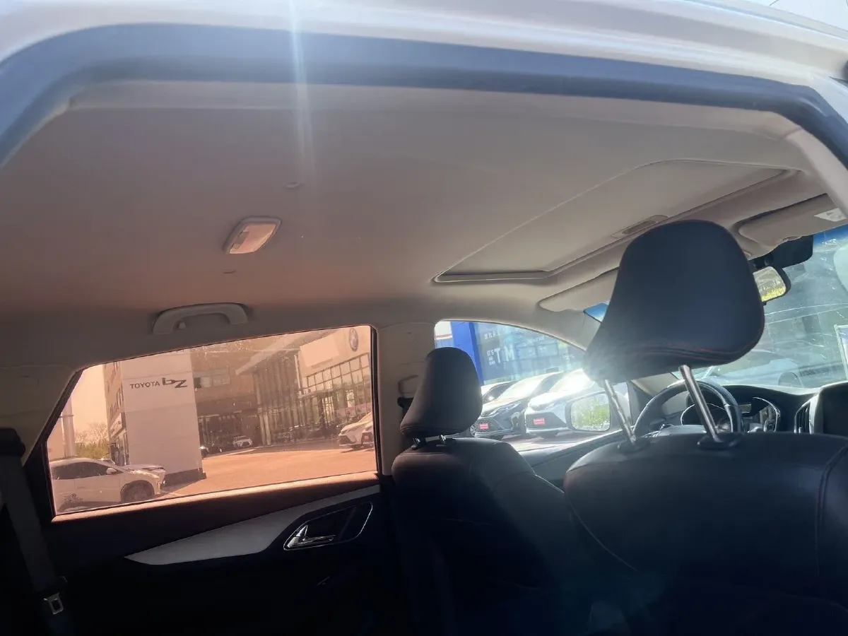 2016 BaoJun 560 1.5T 150HP L4 6MT,autocango,china used car exporter,china ev exporter,chinese used car exporter,chinese used ev exporter