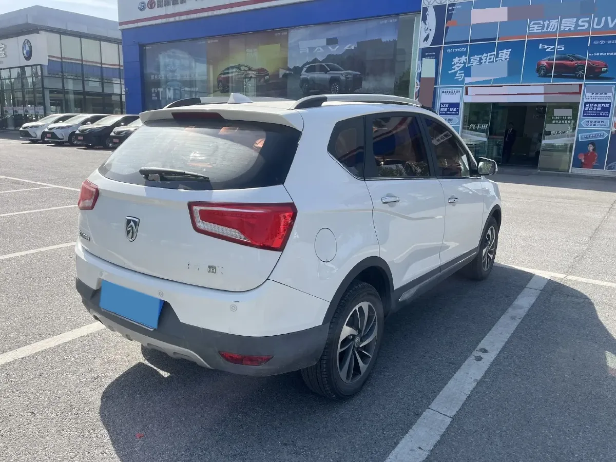 2016 BaoJun 560 1.5T 150HP L4 6MT,autocango,china used car exporter,china ev exporter,chinese used car exporter,chinese used ev exporter