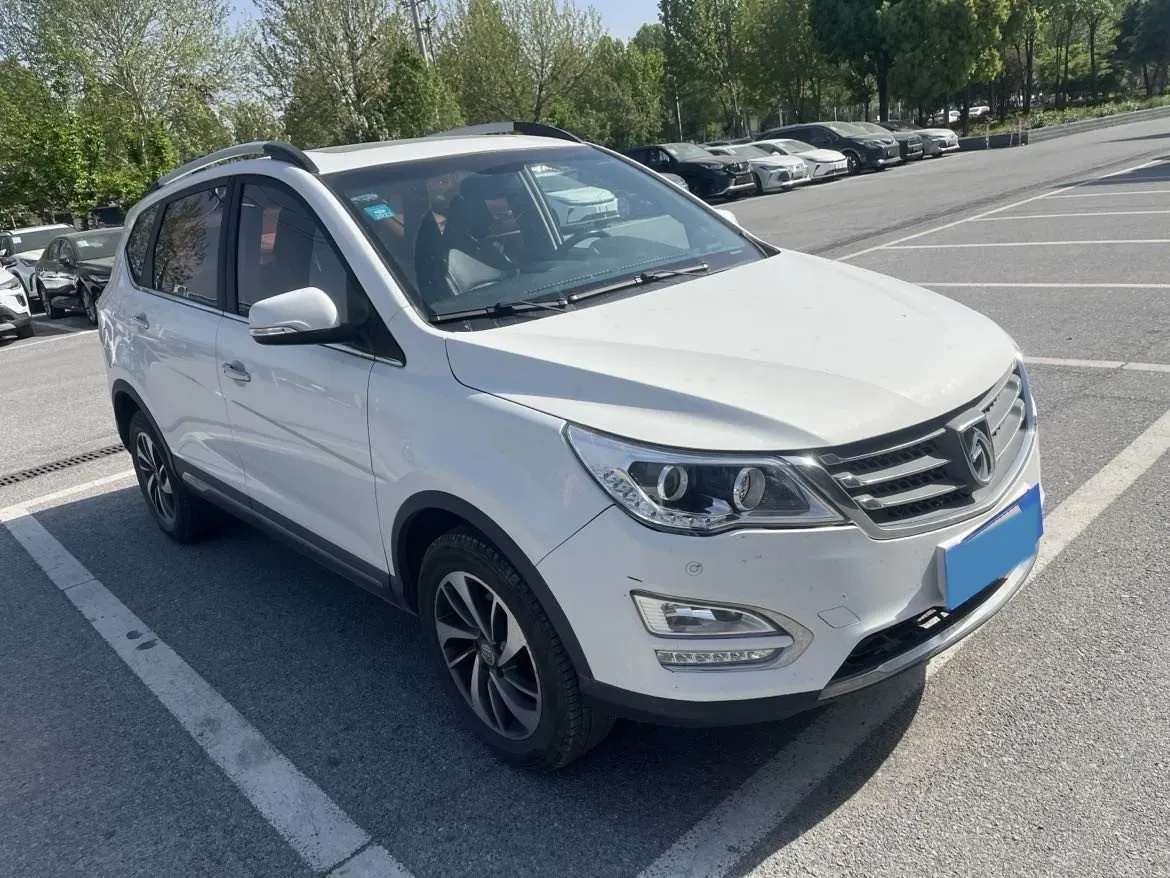 2016 BaoJun 560 1.5T 150HP L4 6MT,autocango,china used car exporter,china ev exporter,chinese used car exporter,chinese used ev exporter
