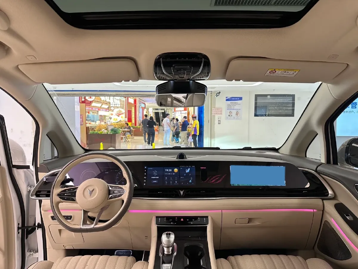 2022 Voyah Dream 1.5T 136HP L4 PHEV 25.57KWH,autocango,china used car exporter,china ev exporter,chinese used car exporter,chinese used ev exporter