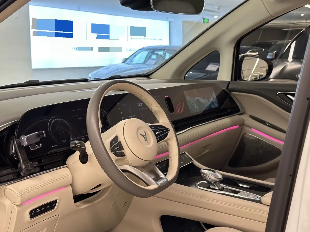 2022 Voyah Dream 1.5T 136HP L4 PHEV 25.57KWH,autocango,china used car exporter,china ev exporter,chinese used car exporter,chinese used ev exporter