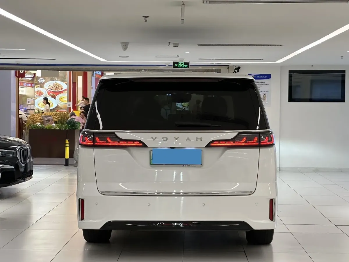 2022 Voyah Dream 1.5T 136HP L4 PHEV 25.57KWH,autocango,china used car exporter,china ev exporter,chinese used car exporter,chinese used ev exporter