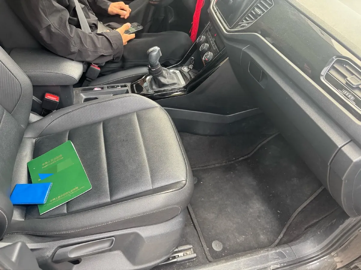 2021 Volkswagen T-Roc 1.4T 150HP L4 7DCT,autocango,china used car exporter,china ev exporter,chinese used car exporter,chinese used ev exporter