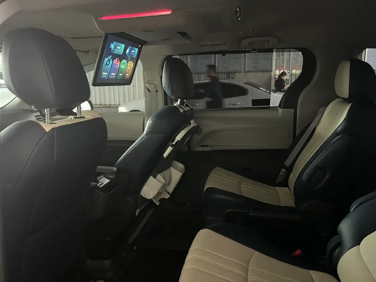 2024 Toyota Sienna 2.5L 189HP L4 E-CVT Hybrid,autocango,china used car exporter,china ev exporter,chinese used car exporter,chinese used ev exporter