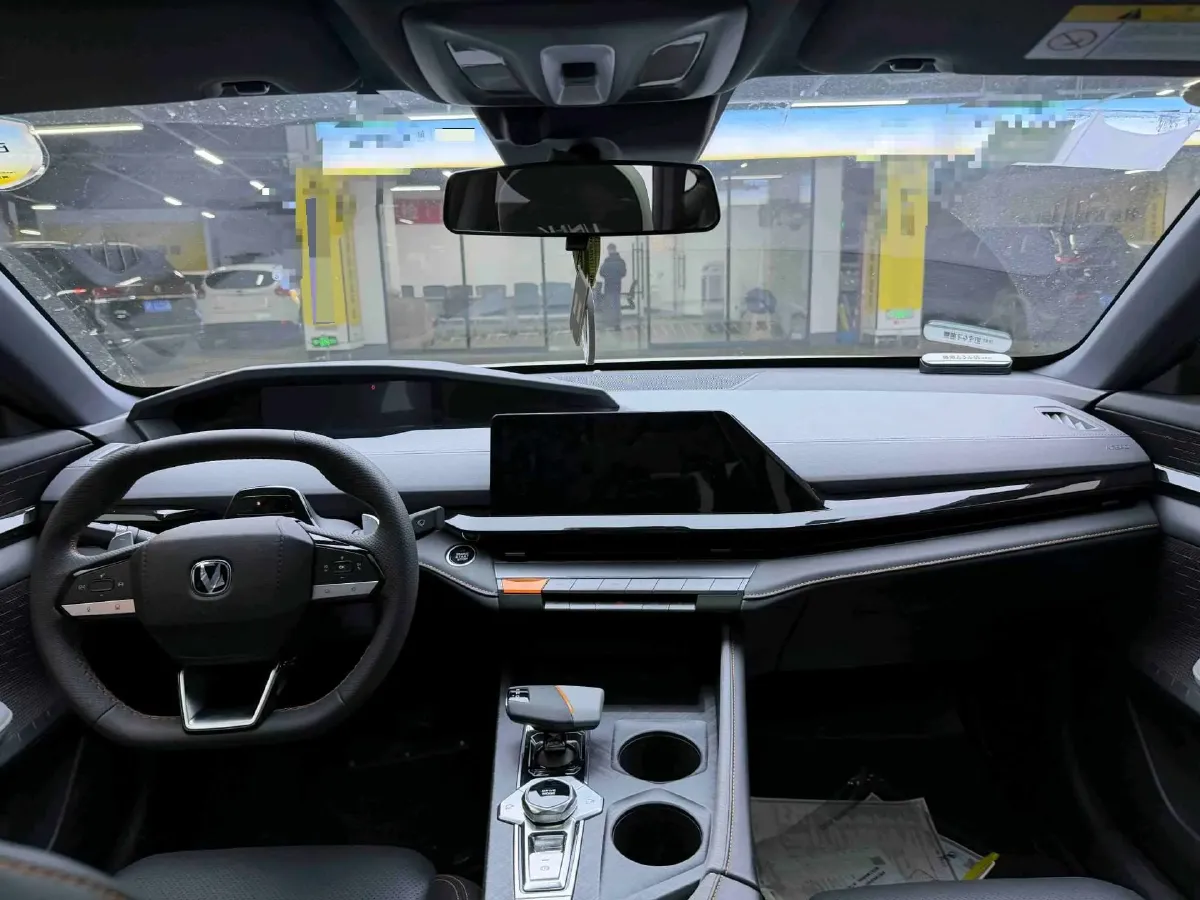 2022 ChangAn UNI-V 1.5T 188HP L4 7DCT,autocango,china used car exporter,china ev exporter,chinese used car exporter,chinese used ev exporter