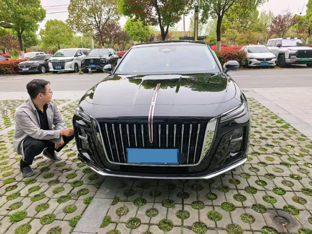 2024 HongQi H5 2.0T 224HP L4 8AT,autocango,china used car exporter,china ev exporter,chinese used car exporter,chinese used ev exporter