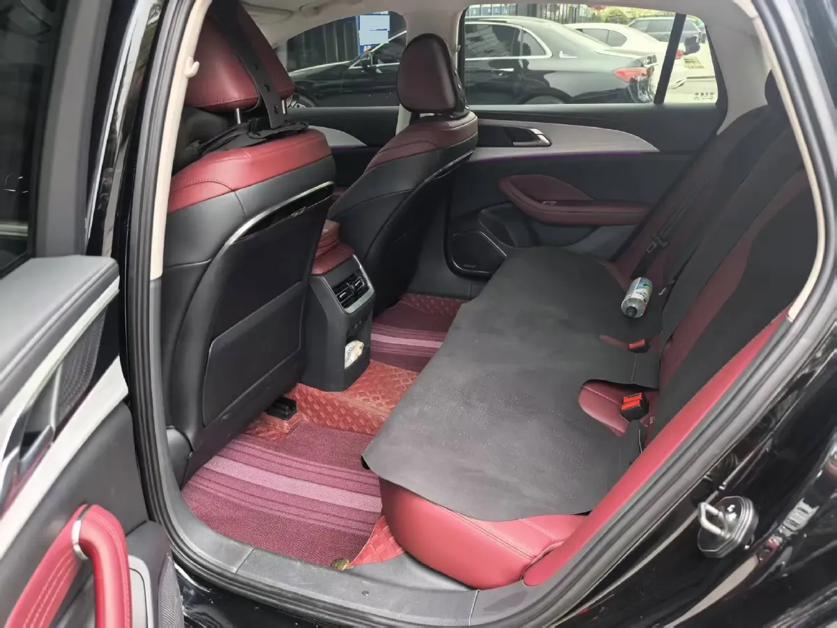 2024 HongQi H5 2.0T 224HP L4 8AT,autocango,china used car exporter,china ev exporter,chinese used car exporter,chinese used ev exporter