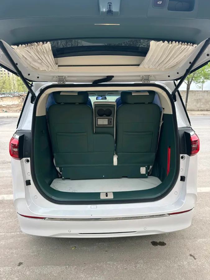 2022 Buick GL8 2.0T 237HP L4 9AT,autocango,china used car exporter,china ev exporter,chinese used car exporter,chinese used ev exporter