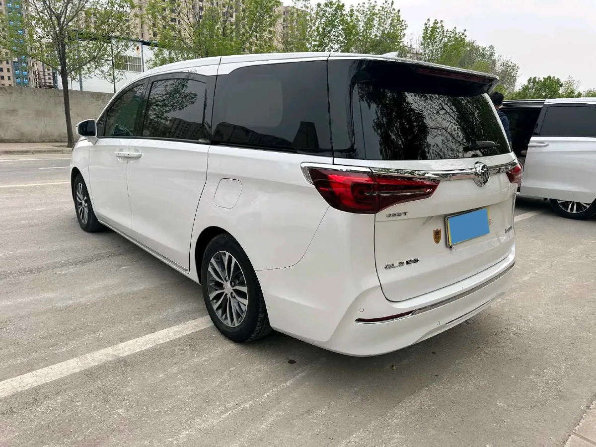 2022 Buick GL8 2.0T 237HP L4 9AT,autocango,china used car exporter,china ev exporter,chinese used car exporter,chinese used ev exporter