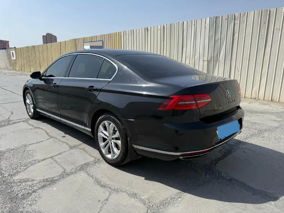 2018 Volkswagen Magotan 2.0T 220HP L4 7DCT,autocango,china used car exporter,china ev exporter,chinese used car exporter,chinese used ev exporter