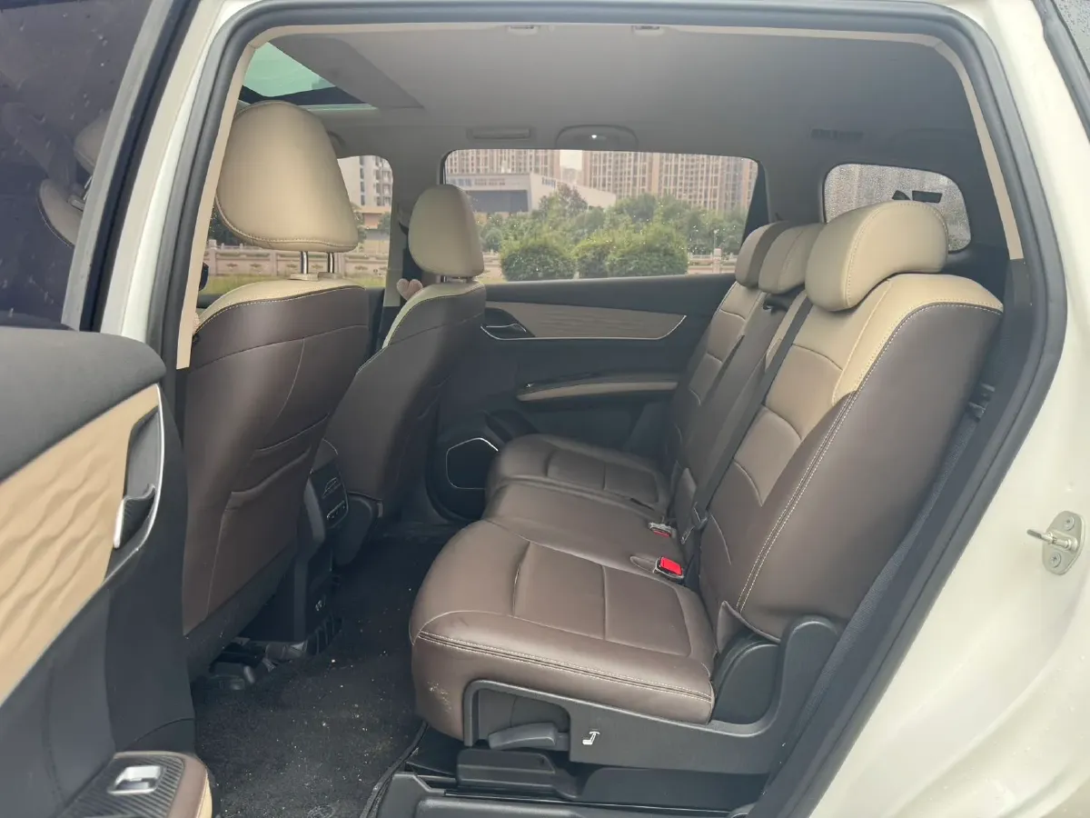 2022 Roewe RX5 MAX 2.0T 231HP L4 8AT,autocango,china used car exporter,china ev exporter,chinese used car exporter,chinese used ev exporter