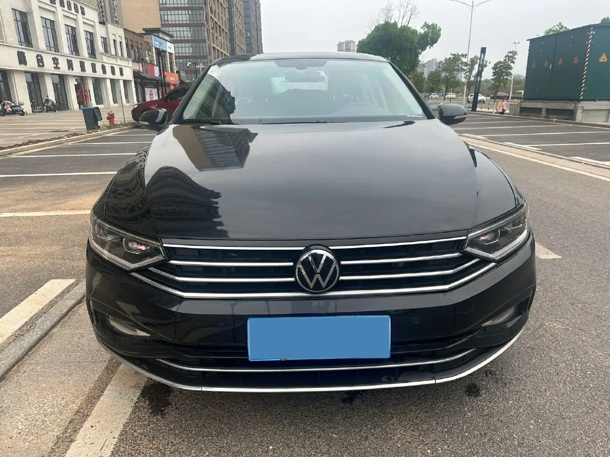 2020 Volkswagen Magotan 2.0T 186HP L4 7DCT,autocango,china used car exporter,china ev exporter,chinese used car exporter,chinese used ev exporter