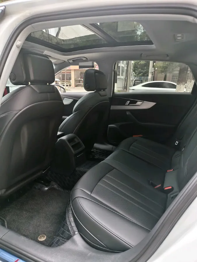 2024 Audi A4L 2.0T 190HP L4 7DCT,autocango,china used car exporter,china ev exporter,chinese used car exporter,chinese used ev exporter