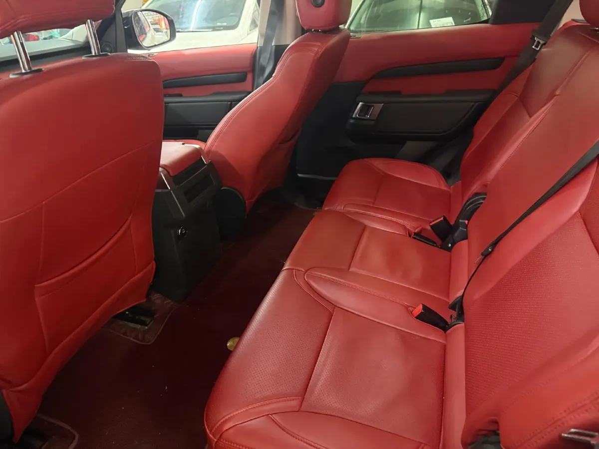 2018 Land Rover Discovery 2.0T 300HP L4 8AT,autocango,china used car exporter,china ev exporter,chinese used car exporter,chinese used ev exporter