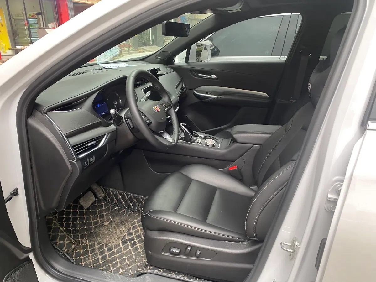 2023 Cadillac XT4 2.0T 237HP L4 9AT,autocango,china used car exporter,china ev exporter,chinese used car exporter,chinese used ev exporter