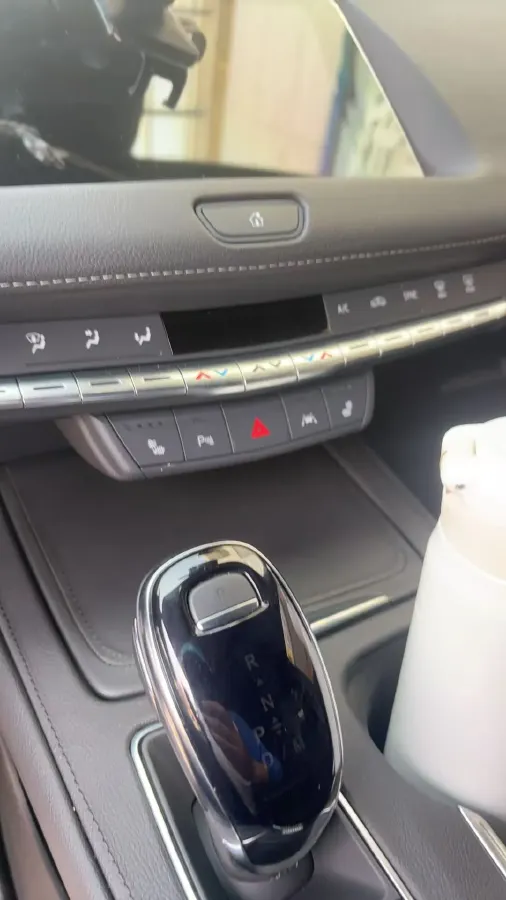 2023 Cadillac XT4 2.0T 237HP L4 9AT,autocango,china used car exporter,china ev exporter,chinese used car exporter,chinese used ev exporter