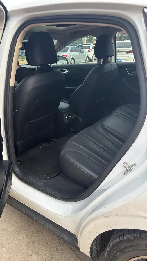 2025 Roewe D7 1.5L 112HP L4 1DHT PHEV 19.7KWH,autocango,china used car exporter,china ev exporter,chinese used car exporter,chinese used ev exporter