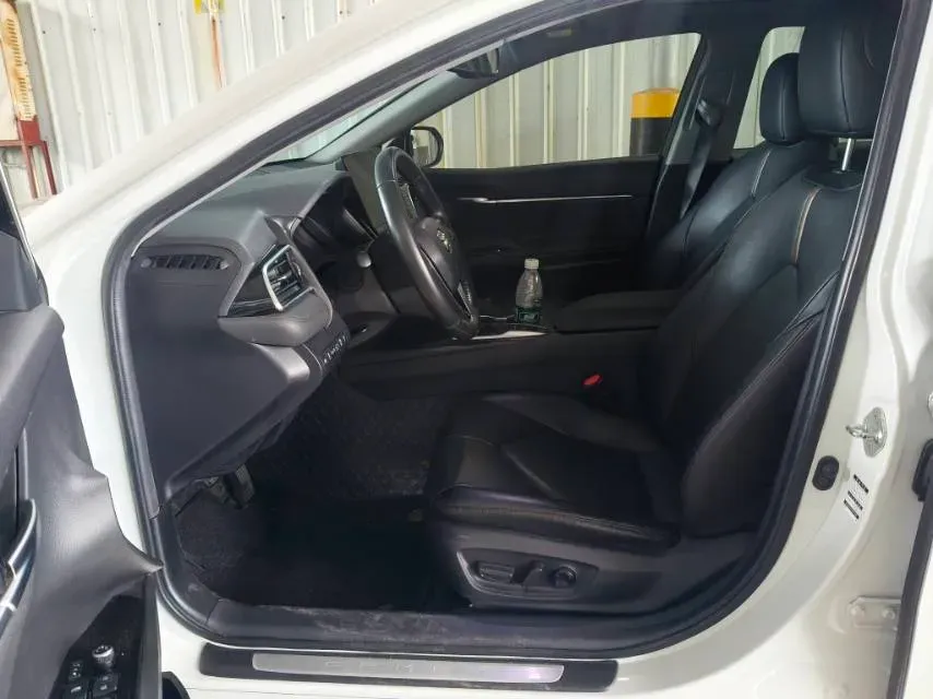 2021 Toyota Camry 2.5L 209HP L4 8AT,autocango,china used car exporter,china ev exporter,chinese used car exporter,chinese used ev exporter