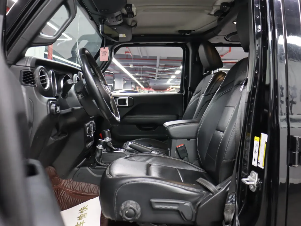 2019 Jeep Wrangler 2.0T 266HP L4 8AT,autocango,china used car exporter,china ev exporter,chinese used car exporter,chinese used ev exporter