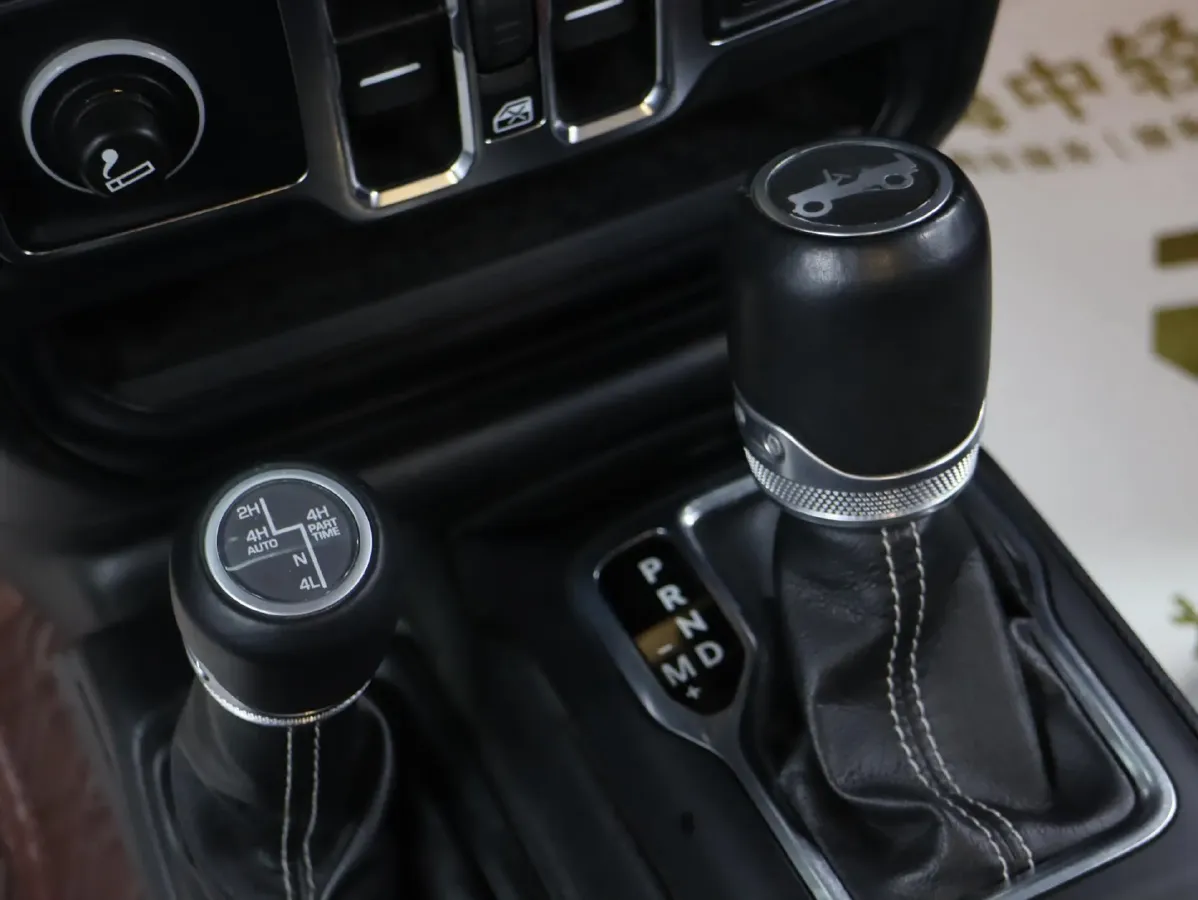 2019 Jeep Wrangler 2.0T 266HP L4 8AT,autocango,china used car exporter,china ev exporter,chinese used car exporter,chinese used ev exporter