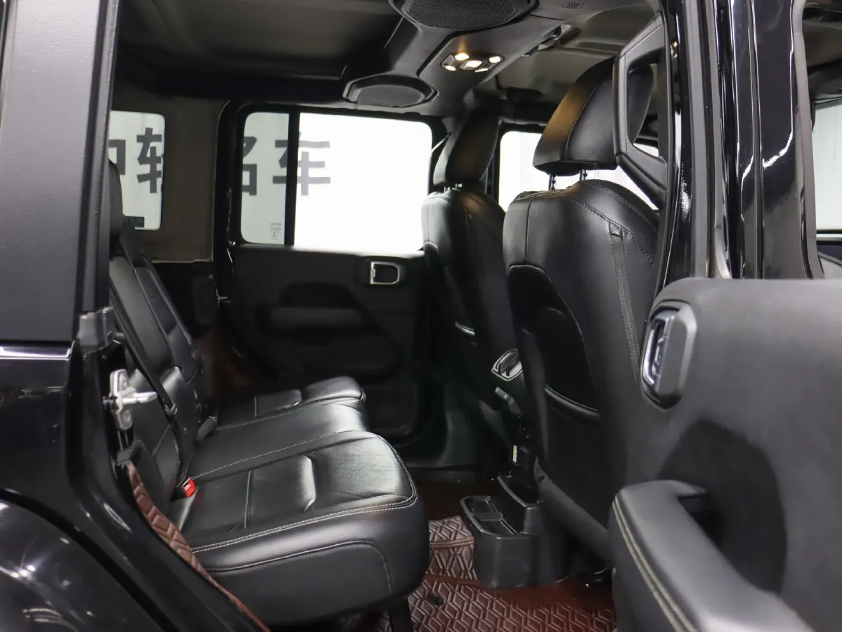 2019 Jeep Wrangler 2.0T 266HP L4 8AT,autocango,china used car exporter,china ev exporter,chinese used car exporter,chinese used ev exporter