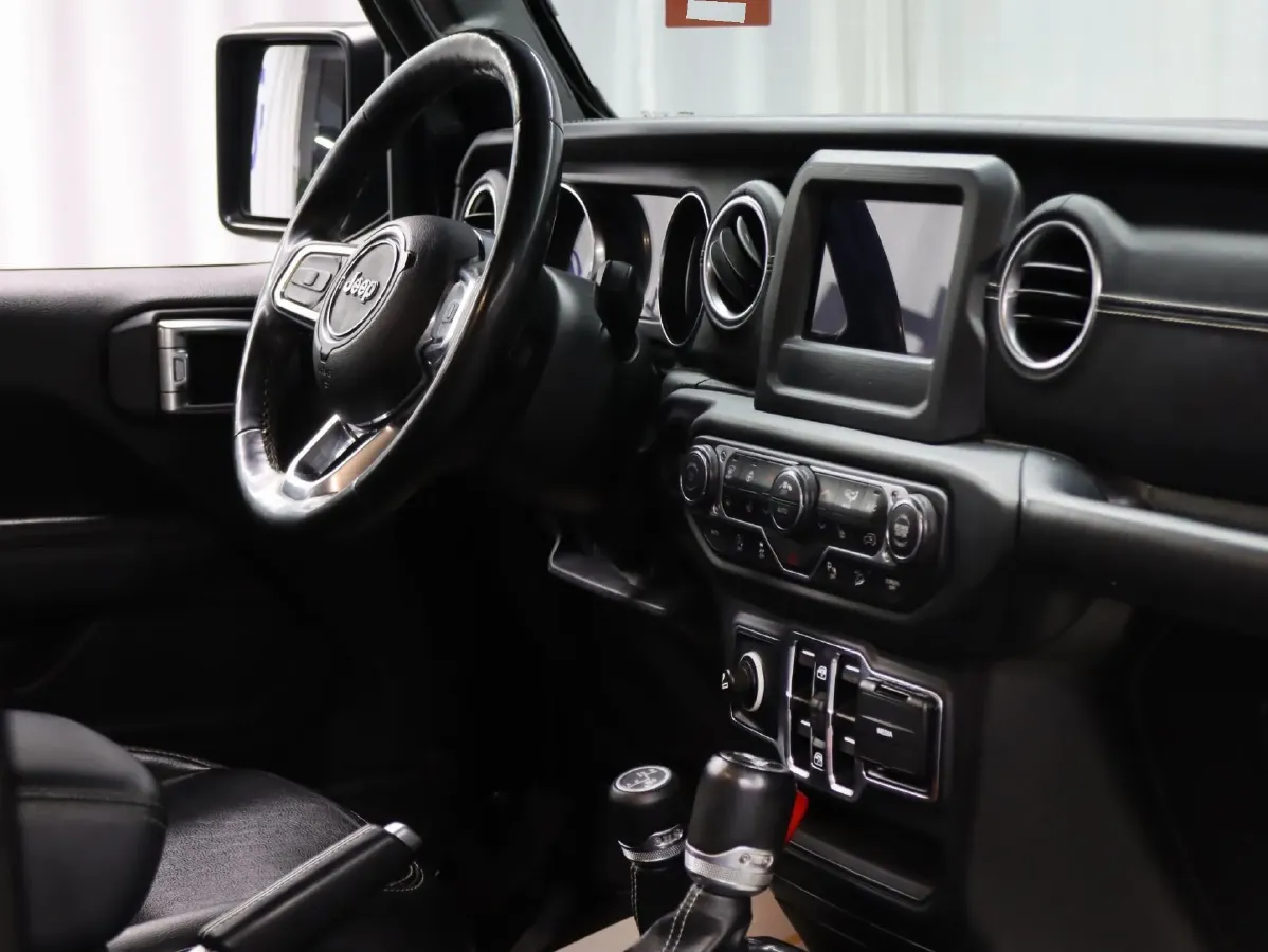 2019 Jeep Wrangler 2.0T 266HP L4 8AT,autocango,china used car exporter,china ev exporter,chinese used car exporter,chinese used ev exporter