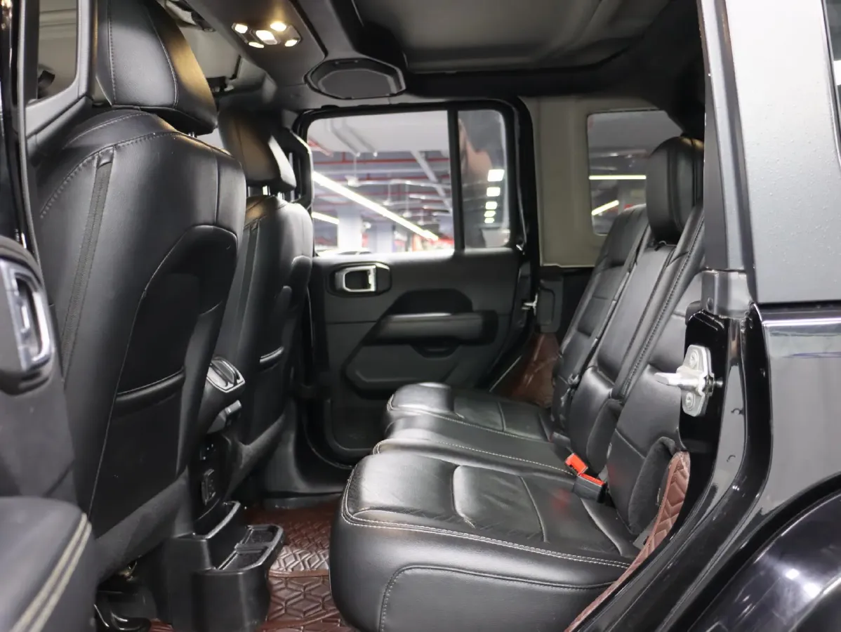 2019 Jeep Wrangler 2.0T 266HP L4 8AT,autocango,china used car exporter,china ev exporter,chinese used car exporter,chinese used ev exporter