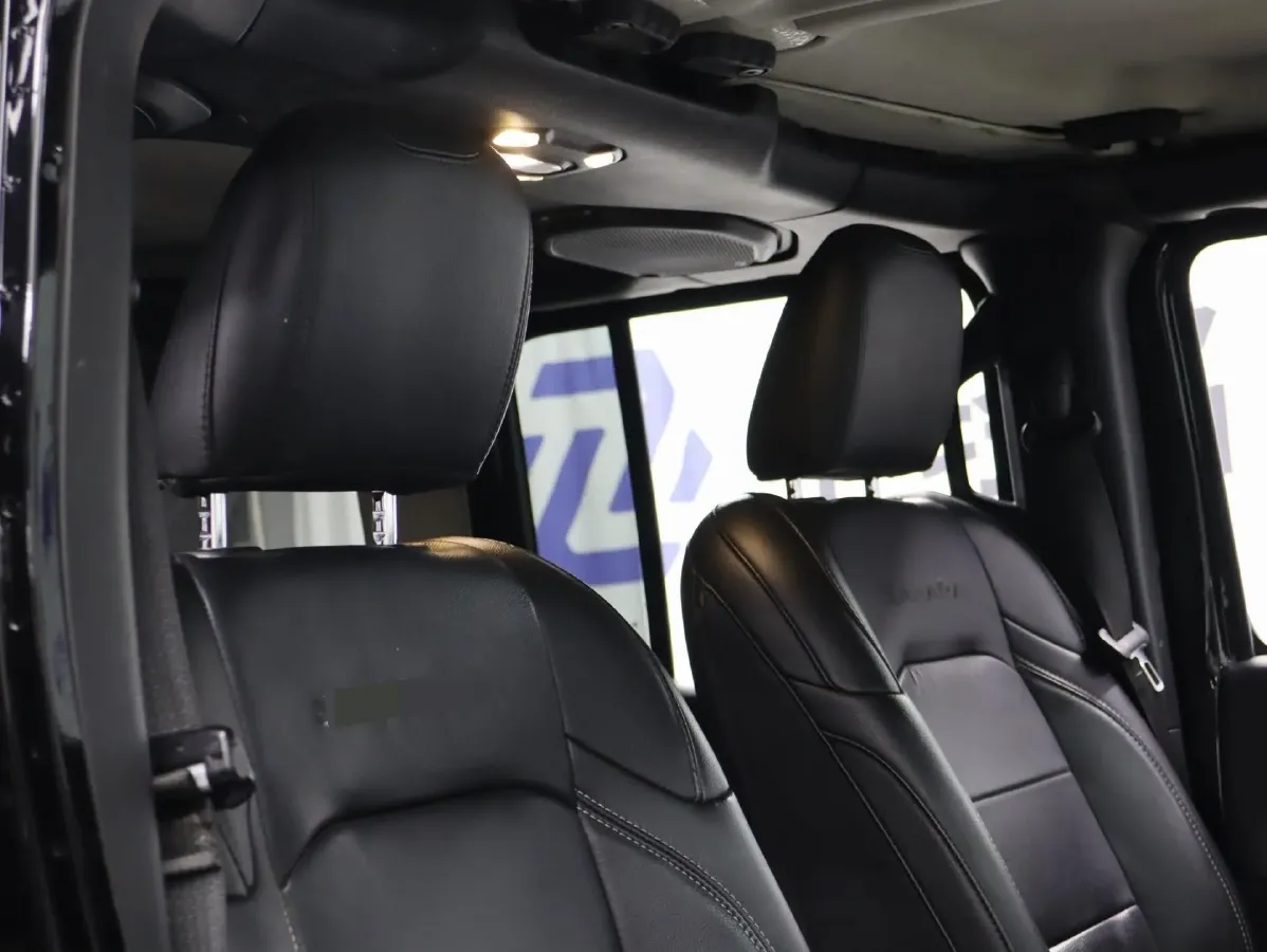 2019 Jeep Wrangler 2.0T 266HP L4 8AT,autocango,china used car exporter,china ev exporter,chinese used car exporter,chinese used ev exporter