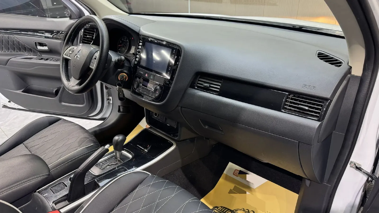 2020 Mitsubishi Outlander 2.0L 166HP L4 CVT,autocango,china used car exporter,china ev exporter,chinese used car exporter,chinese used ev exporter