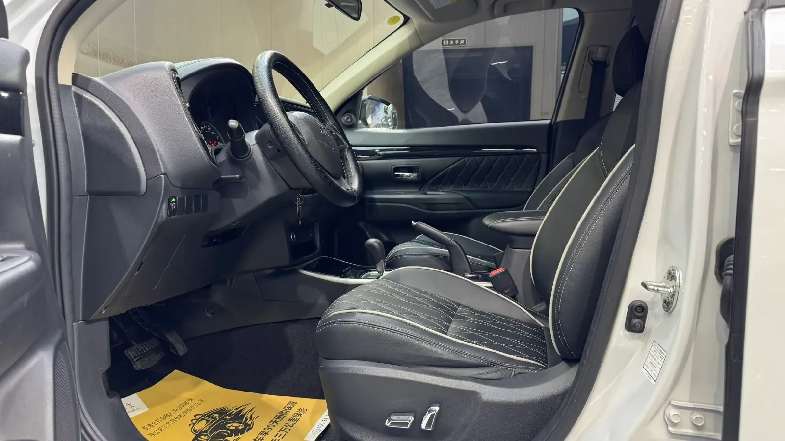 2020 Mitsubishi Outlander 2.0L 166HP L4 CVT,autocango,china used car exporter,china ev exporter,chinese used car exporter,chinese used ev exporter