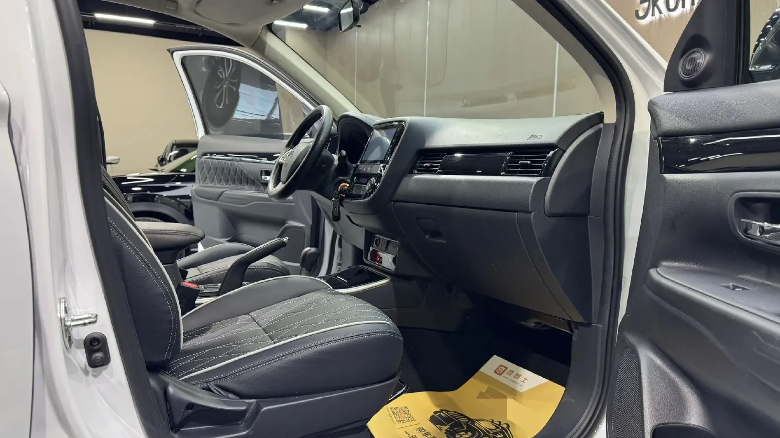 2020 Mitsubishi Outlander 2.0L 166HP L4 CVT,autocango,china used car exporter,china ev exporter,chinese used car exporter,chinese used ev exporter