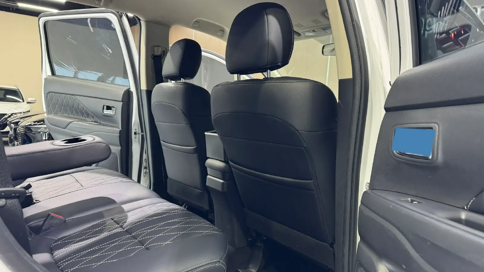 2020 Mitsubishi Outlander 2.0L 166HP L4 CVT,autocango,china used car exporter,china ev exporter,chinese used car exporter,chinese used ev exporter