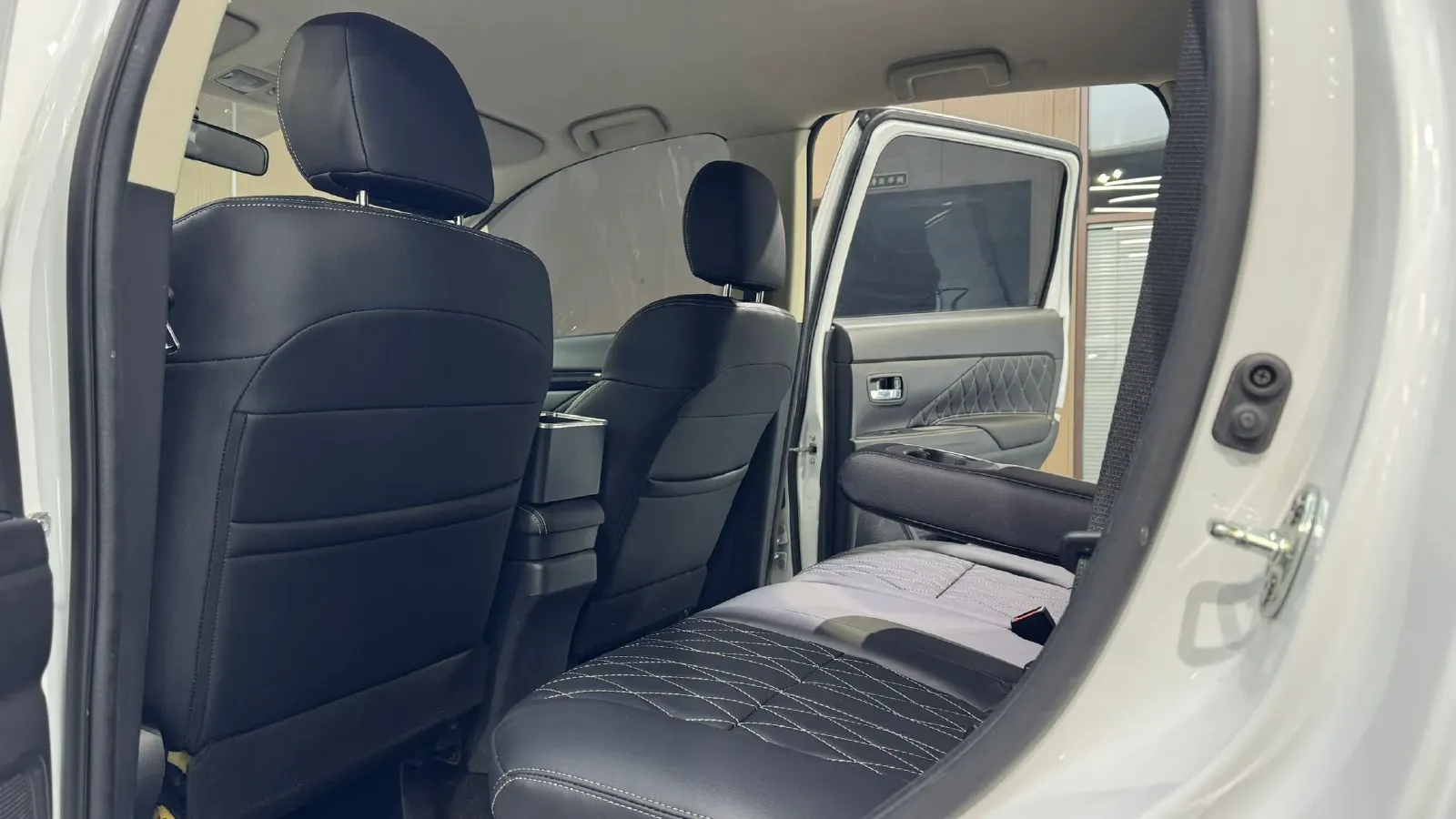 2020 Mitsubishi Outlander 2.0L 166HP L4 CVT,autocango,china used car exporter,china ev exporter,chinese used car exporter,chinese used ev exporter