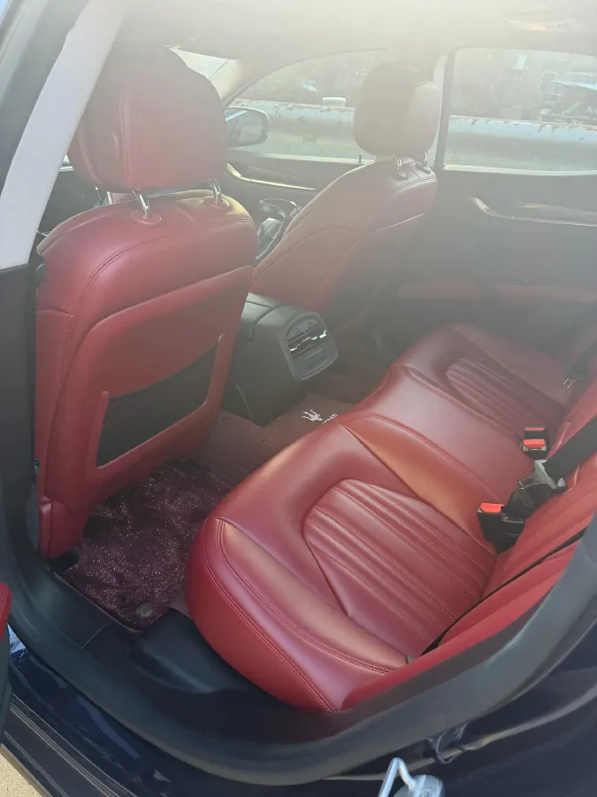 2021 Maserati Ghibli 2.0T 330HP L4 8AT,autocango,china used car exporter,china ev exporter,chinese used car exporter,chinese used ev exporter