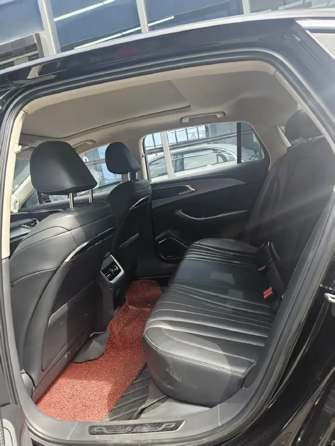 2023 HongQi H5 2.0T 224HP L4 8AT,autocango,china used car exporter,china ev exporter,chinese used car exporter,chinese used ev exporter