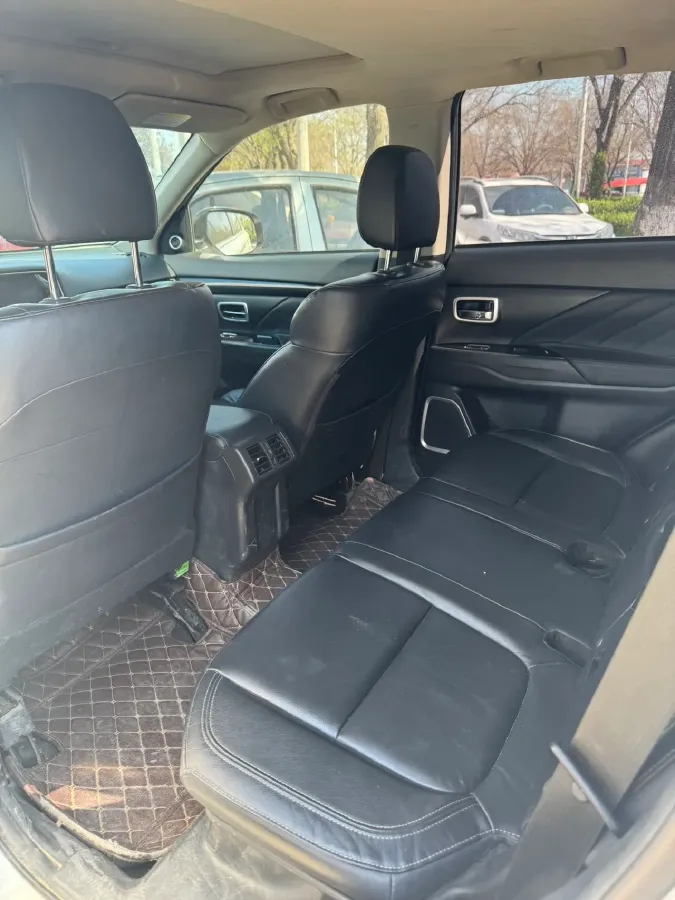 2019 Mitsubishi Outlander 2.0L 166HP L4 CVT,autocango,china used car exporter,china ev exporter,chinese used car exporter,chinese used ev exporter