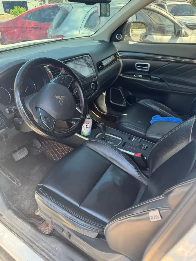 2019 Mitsubishi Outlander 2.0L 166HP L4 CVT,autocango,china used car exporter,china ev exporter,chinese used car exporter,chinese used ev exporter