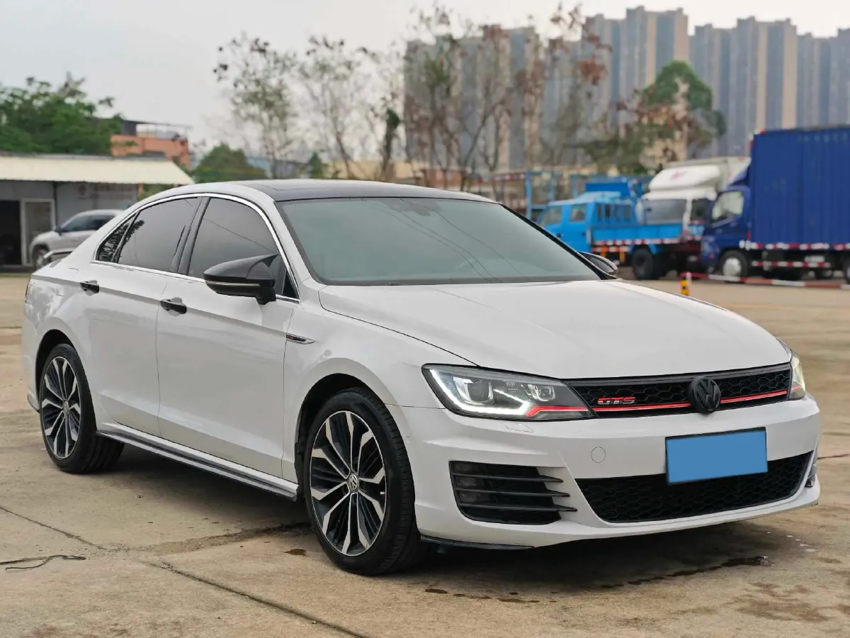 2017 Volkswagen Lamando 2.0T 220HP L4 7DCT,autocango,china used car exporter,china ev exporter,chinese used car exporter,chinese used ev exporter