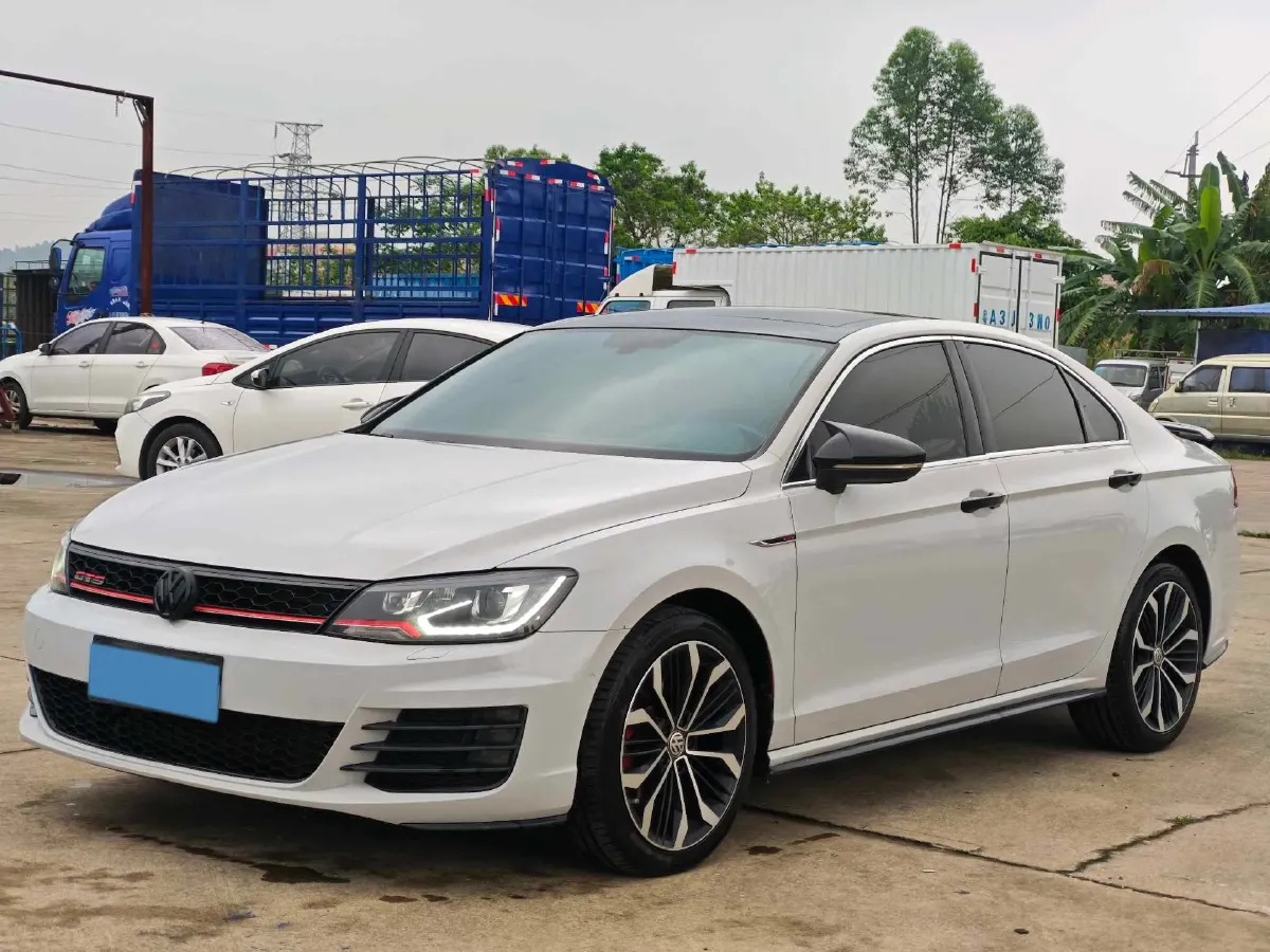 2017 Volkswagen Lamando 2.0T 220HP L4 7DCT,autocango,china used car exporter,china ev exporter,chinese used car exporter,chinese used ev exporter