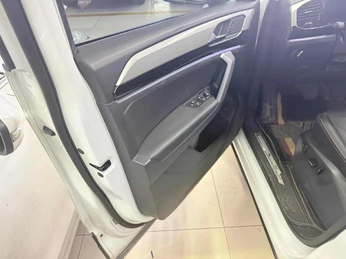 2021 Volkswagen Tayron 2.0T 186HP L4 7DCT,autocango,china used car exporter,china ev exporter,chinese used car exporter,chinese used ev exporter