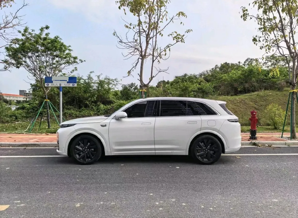 2023 Li L7 Range Extended 154HP REEV 40.9KWH,autocango,china used car exporter,china ev exporter,chinese used car exporter,chinese used ev exporter