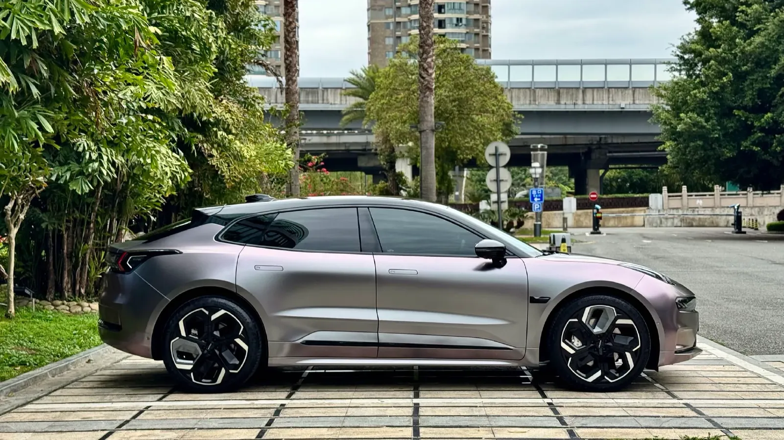 2022 Zeekr 001 BEV 100KWH,autocango,china used car exporter,china ev exporter,chinese used car exporter,chinese used ev exporter