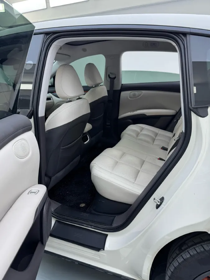 2023 IM LS6 BEV 71KWH,autocango,china used car exporter,china ev exporter,chinese used car exporter,chinese used ev exporter